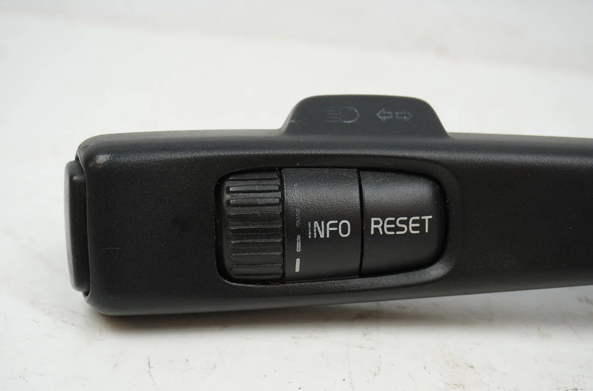 Commande clignotant Volvo C30 (533) 2.0 d (2006-2012) occasion — photo 2