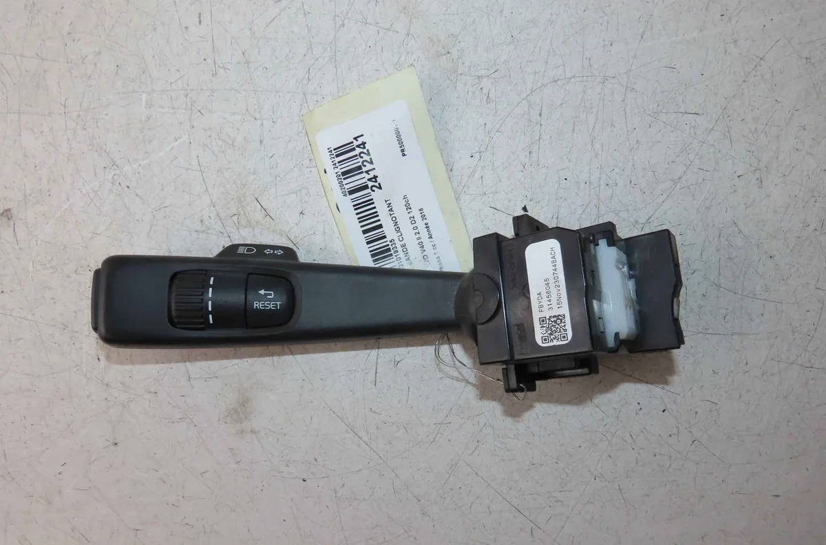 Commande clignotant VOLVO V40 II occasion