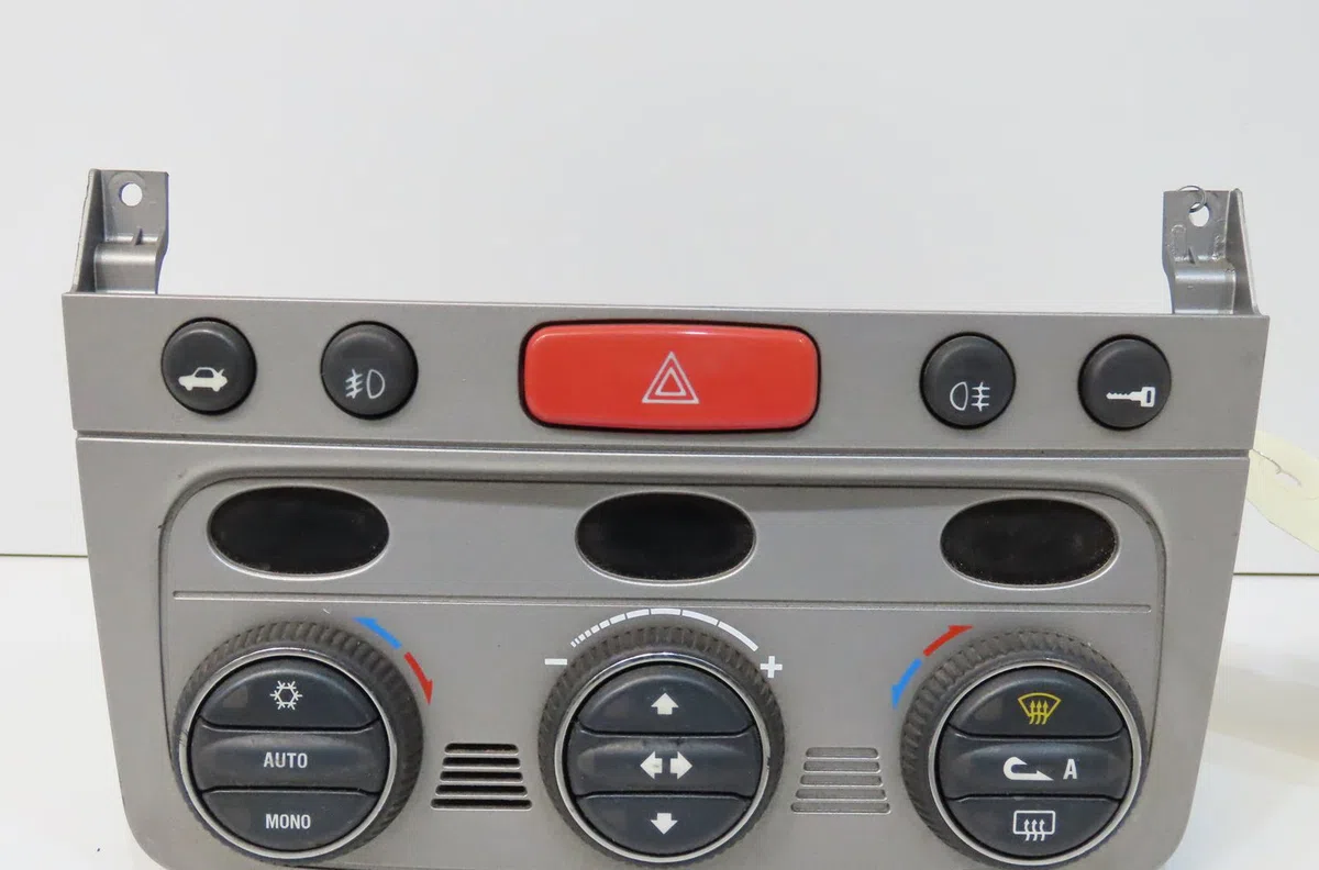 Commande de chauffage Alfa romeo 147 (937_) 1.9 jtdm 16v (937.axn1b, 937.bxn1b) (2004-2010) occasion