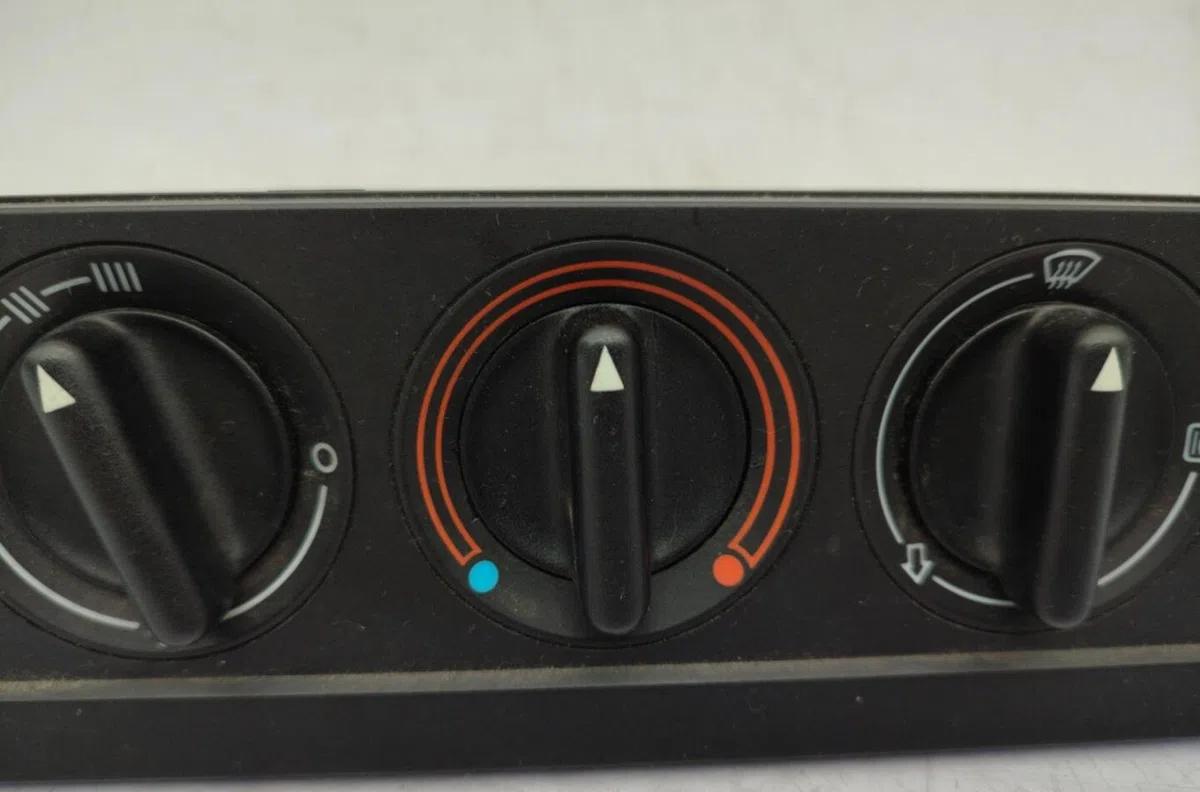Commande de chauffage AUDI 80 3 PHASE 2 occasion — photo 2
