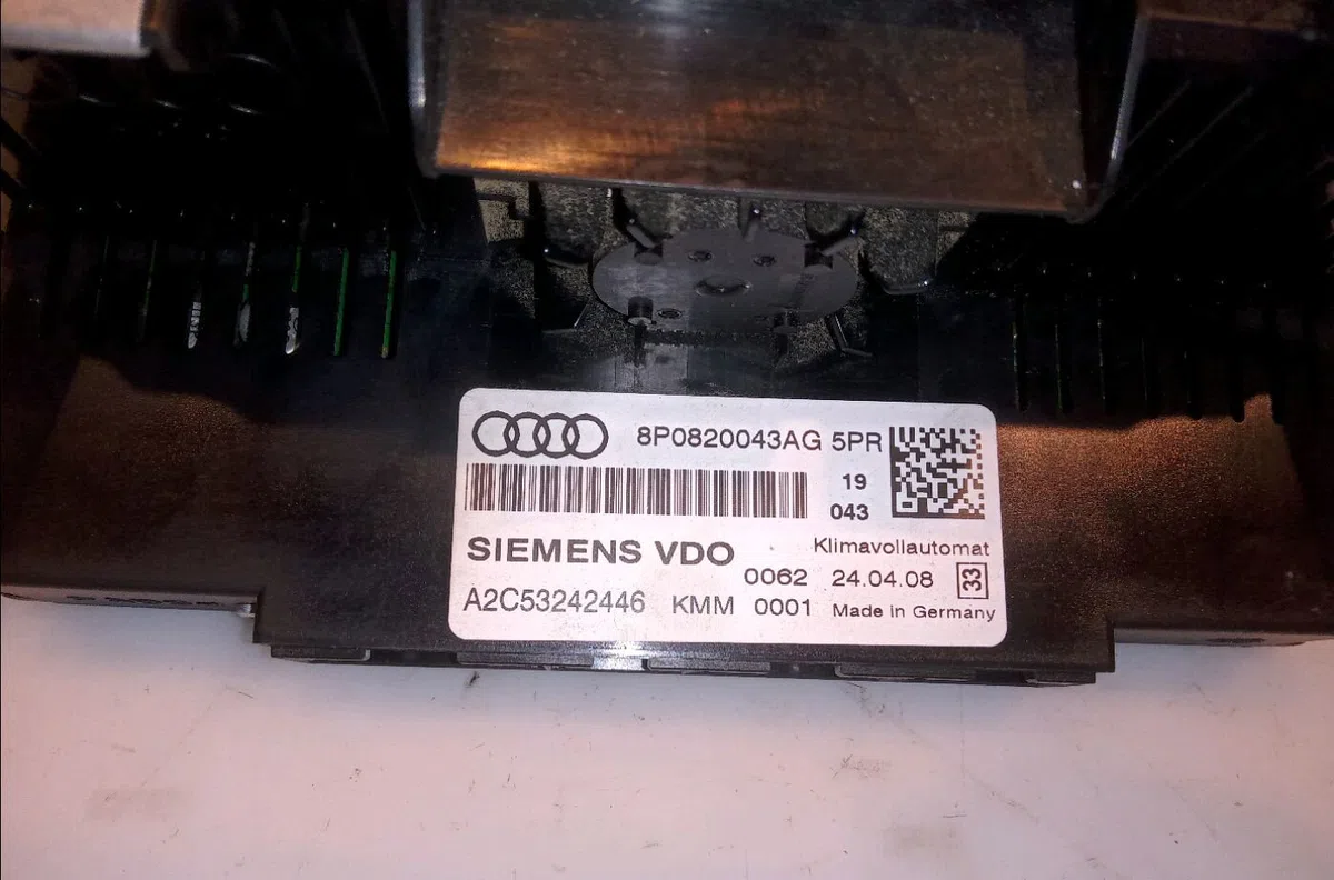 Commande de chauffage Audi A3 (8P1) 1.9 tdi (2003-2010) 3 portes occasion — photo 3