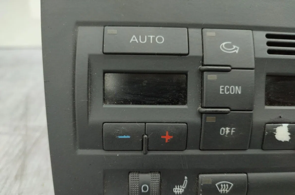Commande de chauffage AUDI A4 2 AVANT PHASE 2 BREAK occasion — photo 3