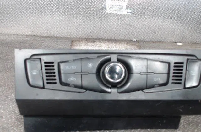 Commande de chauffage AUDI A4 3 PHASE 1 occasion