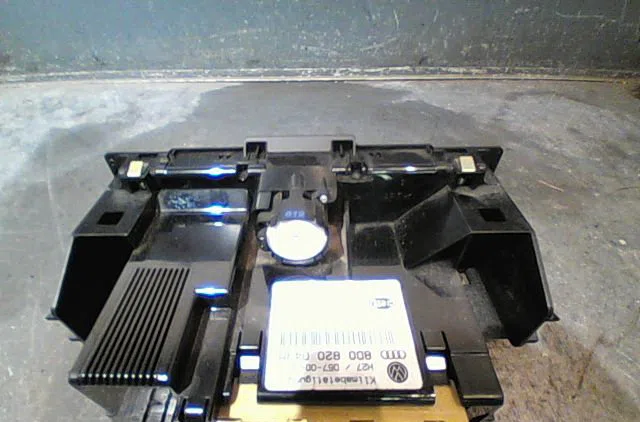 Commande de chauffage Audi A4 B5 (8D2) 2.5 tdi quattro (1997-2000) occasion — photo 3