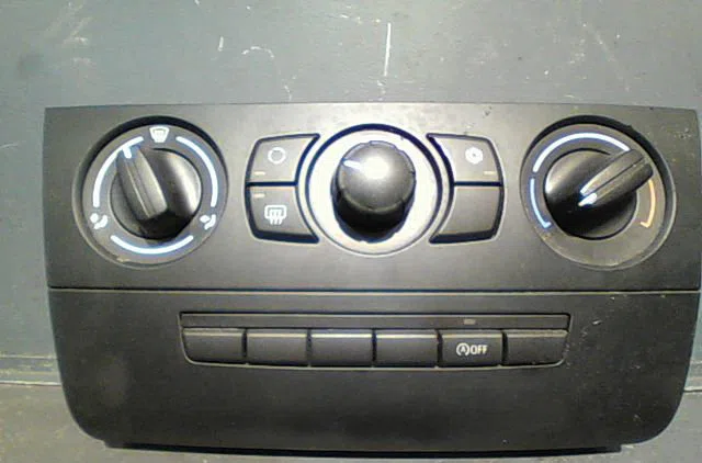 Commande de chauffage Bmw 1 (E81) 116 d (2008-2011) 3 portes occasion — photo 4