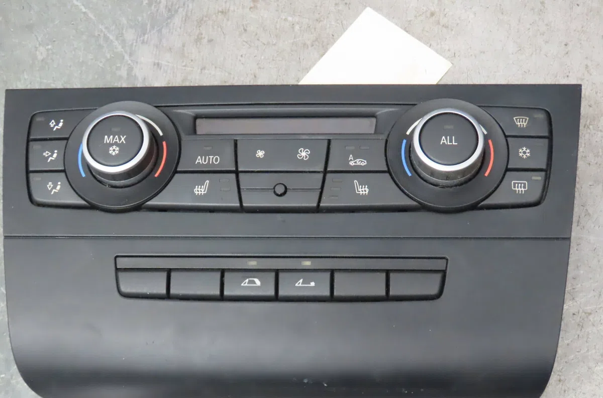 Commande de chauffage BMW SERIE 1 E88 2012 occasion — photo 2