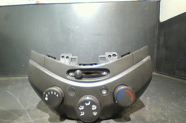 Commande de chauffage Chevrolet SPARK (M300) 1.0 (2010) 5 portes occasion — photo 3