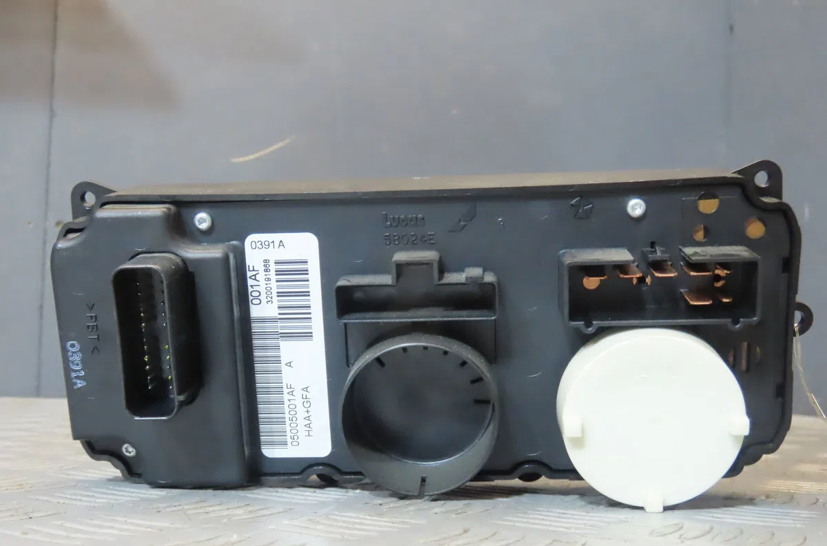 Commande de chauffage CHRYSLER VOYAGER 2001 occasion — photo 3