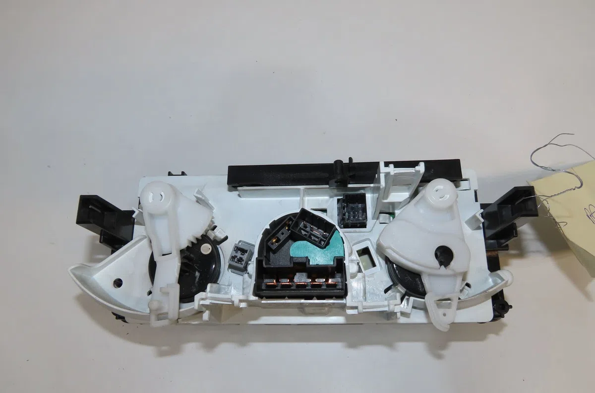 Commande de chauffage Citroen C-ELYSEE (DD_) 1.6 hdi 92 (2012) occasion — photo 2