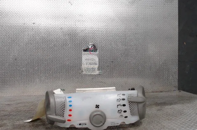 Commande de chauffage CITROEN C1 1  C1 1 PHASE 2 occasion — photo 2