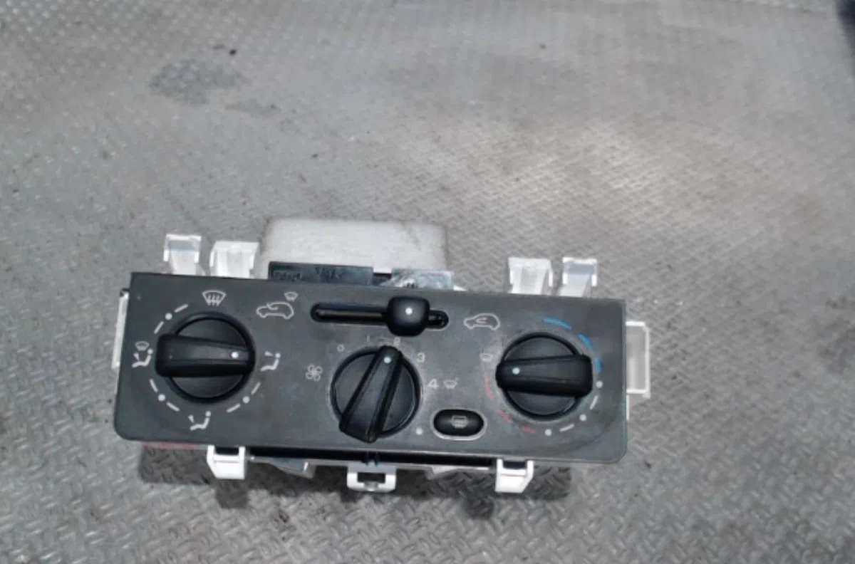 Commande de chauffage CITROEN C3 1  C3 1 PHASE 2 occasion — photo 2