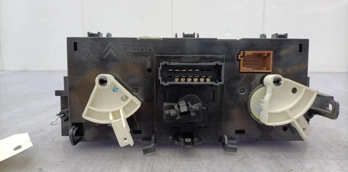 Commande de chauffage CITROEN C3 2 PHASE 2 occasion — photo 3