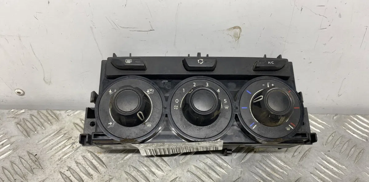 Commande de chauffage CITROEN DS3 PHASE 1 occasion — photo 2