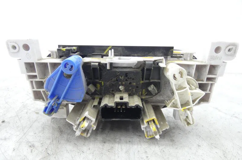 Commande de chauffage DACIA DUSTER 1 PHASE 1 occasion — photo 3