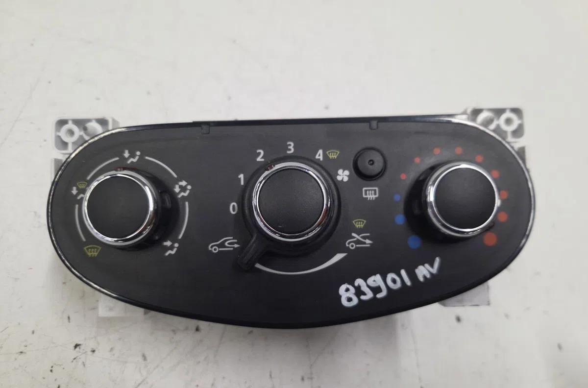 Commande de chauffage DACIA DUSTER 1 PHASE 2 occasion — photo 2