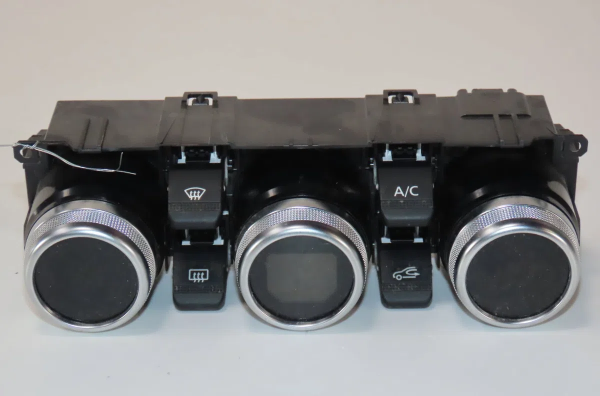 Commande de chauffage Dacia DUSTER (HM_) 1.5 dci 110 (hmab) (2017) occasion — photo 2
