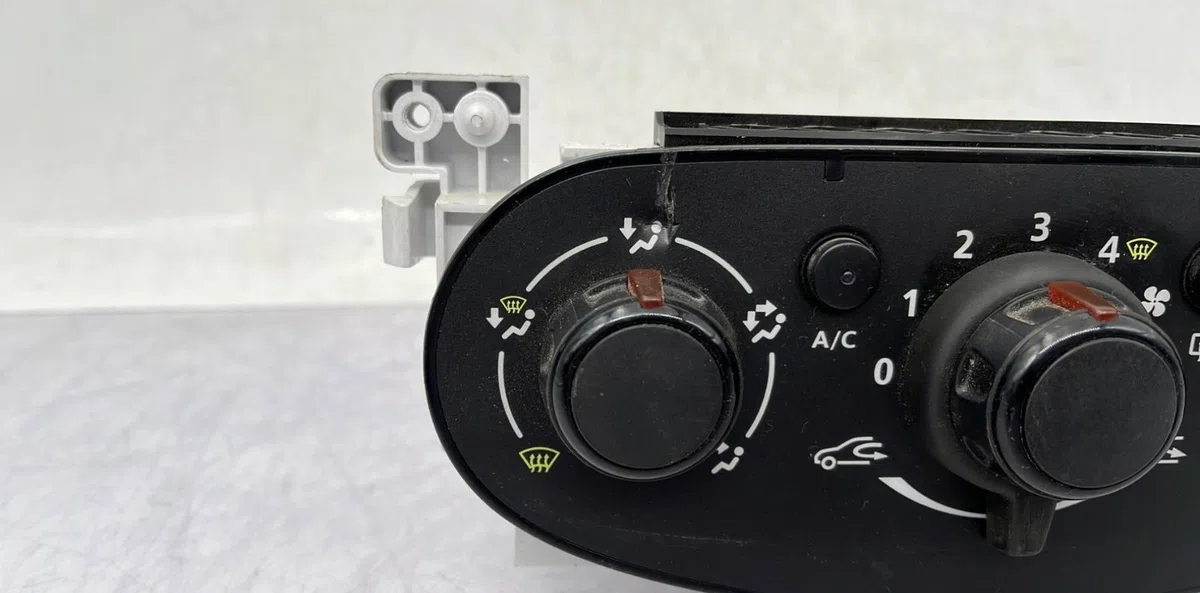 Commande de chauffage DACIA LOGAN MCV 2 PHASE 2 BREAK occasion — photo 2