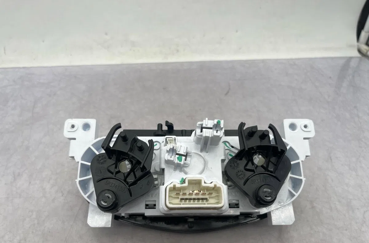 Commande de chauffage DACIA SANDERO 2 PHASE 2 occasion — photo 2