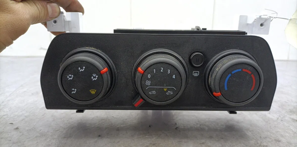 Commande de chauffage DACIA SANDERO 3 STEPWAY occasion — photo 3