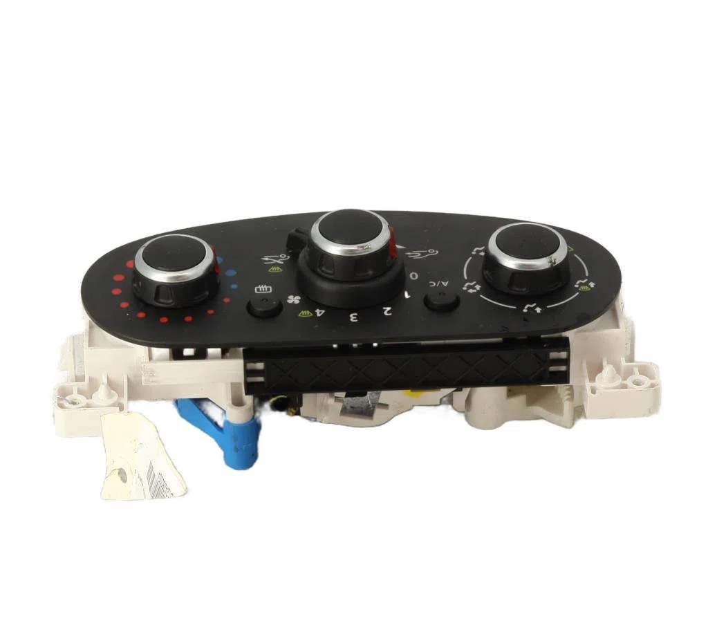 Commande de chauffage Dacia SANDERO II Tce 90 (b8m1, b8ma) (2012) 5 portes occasion — photo 2