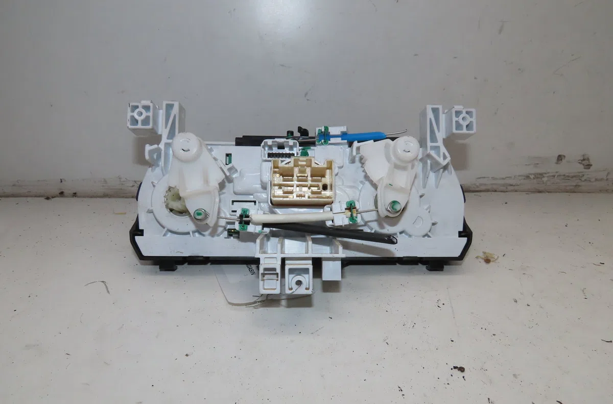 Commande de chauffage Dacia SANDERO III 1.0 sce 65 (2021) occasion