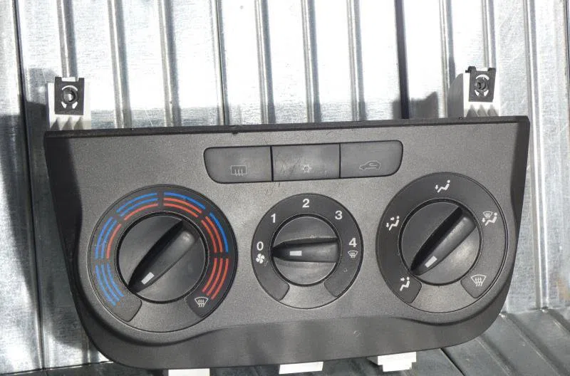 Commande de chauffage FIAT GRANDE PUNTO occasion