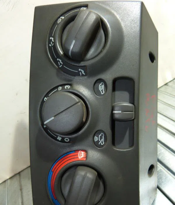 Commande de chauffage FIAT PUNTO 1 PHASE 1 occasion — photo 2