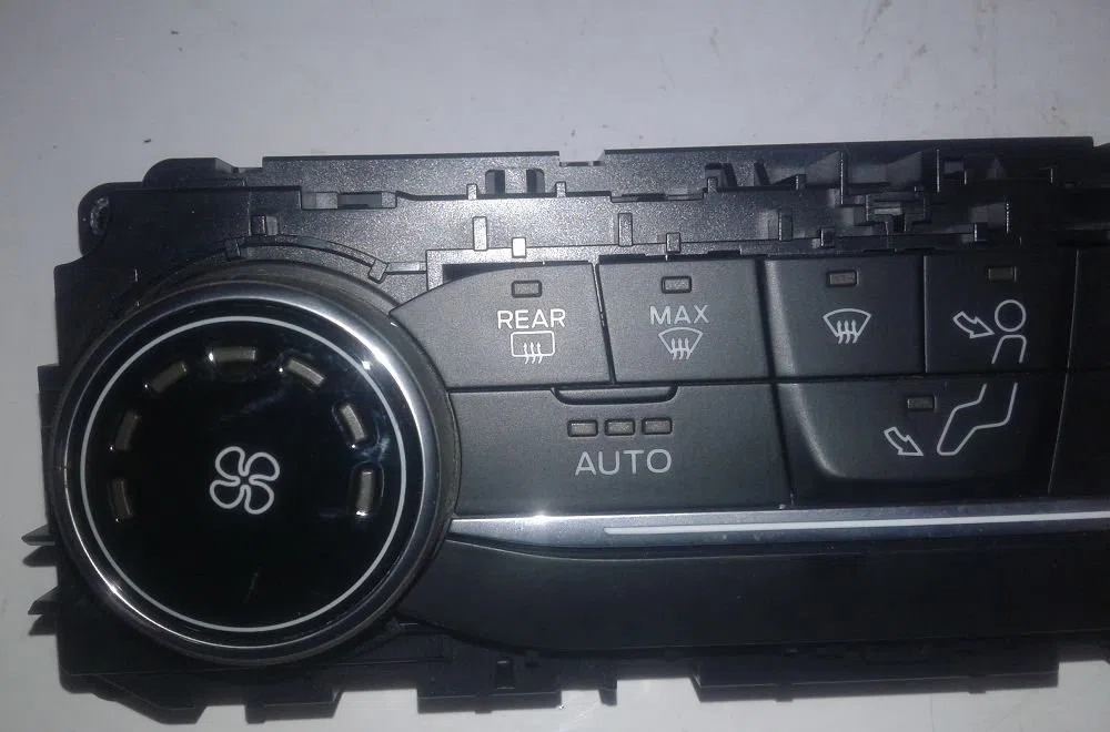 Commande de chauffage FORD ECOSPORT 2018 occasion — photo 2