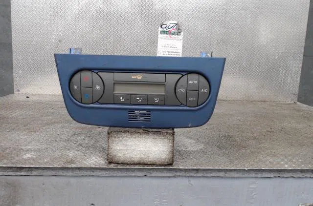 Commande de chauffage FORD FIESTA 5  FIESTA 5 PHASE 2 occasion — photo 2