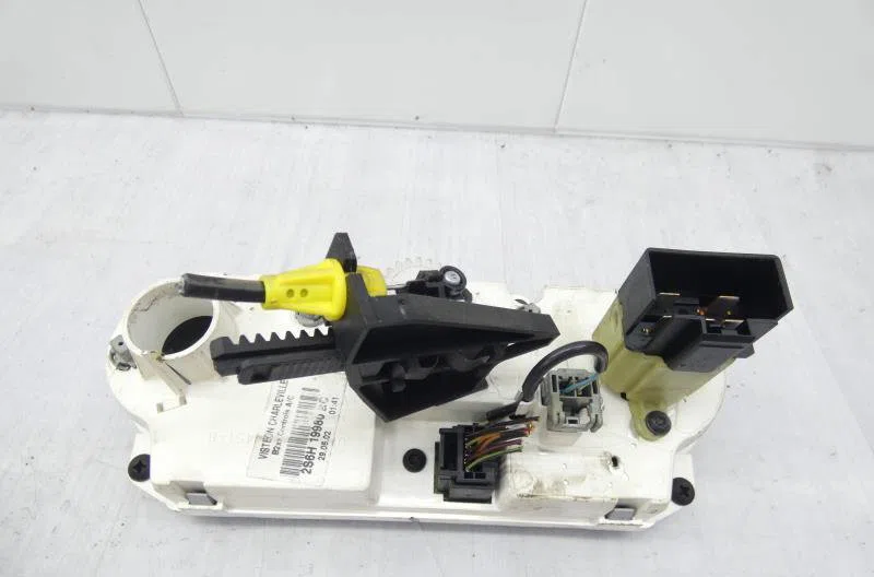 Commande de chauffage FORD FIESTA 5 PHASE 1 occasion — photo 3