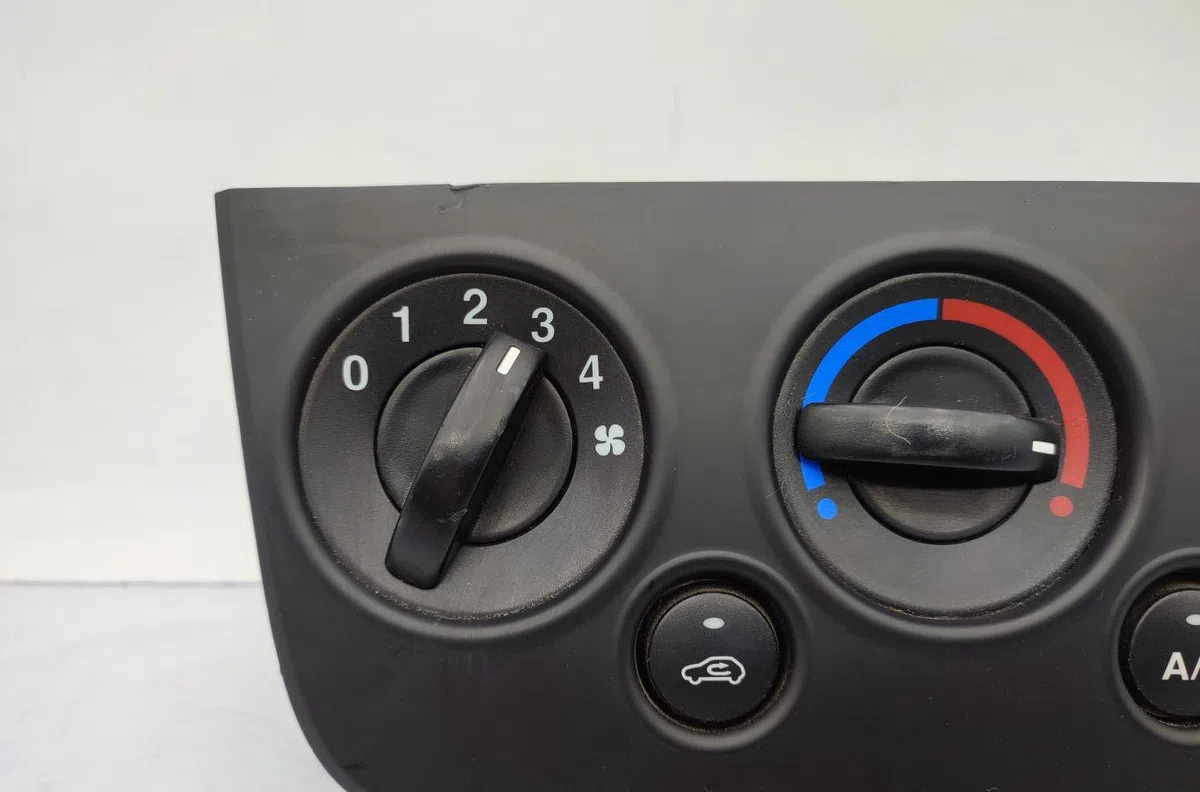 Commande de chauffage FORD FIESTA 5 PHASE 2 occasion — photo 2