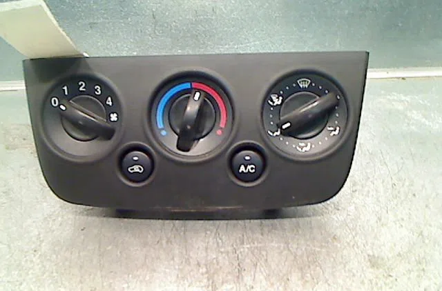 Commande de chauffage Ford FIESTA V (JH_, JD_) 1.4 tdci (2001-2008) 5 portes occasion
