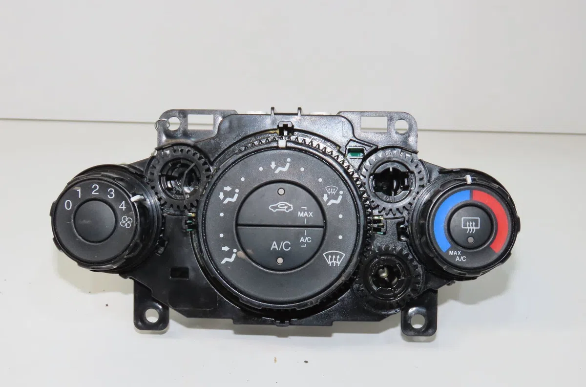 Commande de chauffage Ford FIESTA VI (CB1, CCN) 1.25 (2008-2017) 5 portes occasion