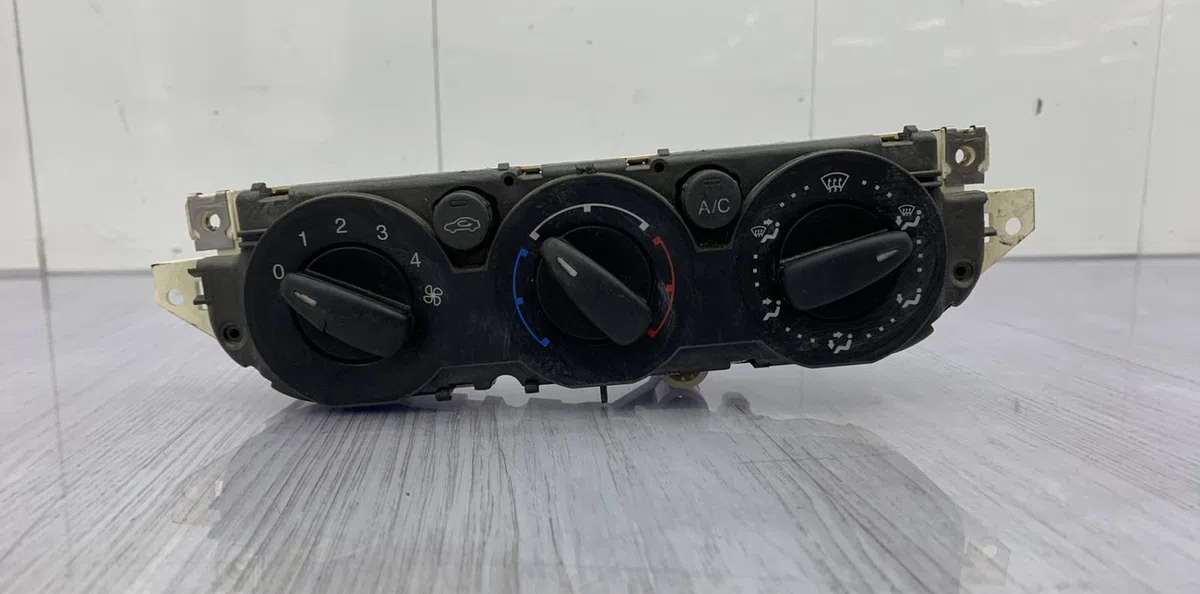 Commande de chauffage FORD FOCUS 2 PHASE 1 occasion — photo 3
