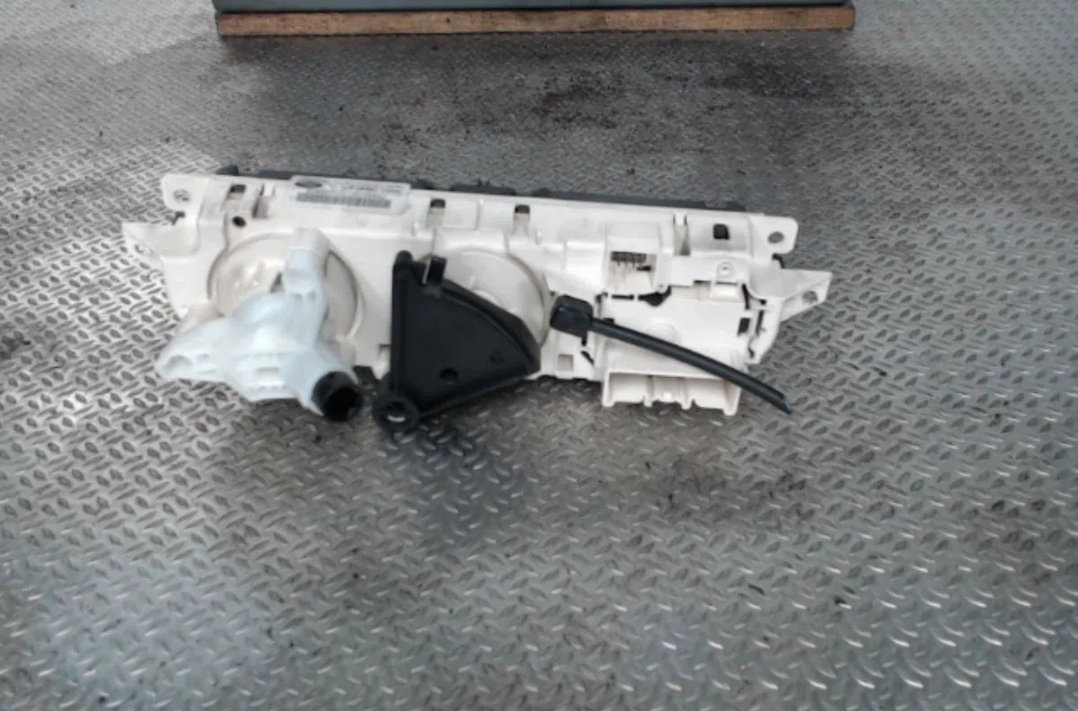 Commande de chauffage Ford FOCUS C-MAX (DM2) 1.6 tdci (2003-2007) occasion — photo 2