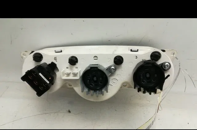 Commande de chauffage FORD FOCUS I 2002 occasion — photo 2