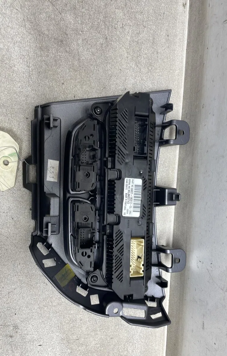 Commande de chauffage Ford FOCUS III Turnier 2.0 tdci (2010) occasion — photo 2