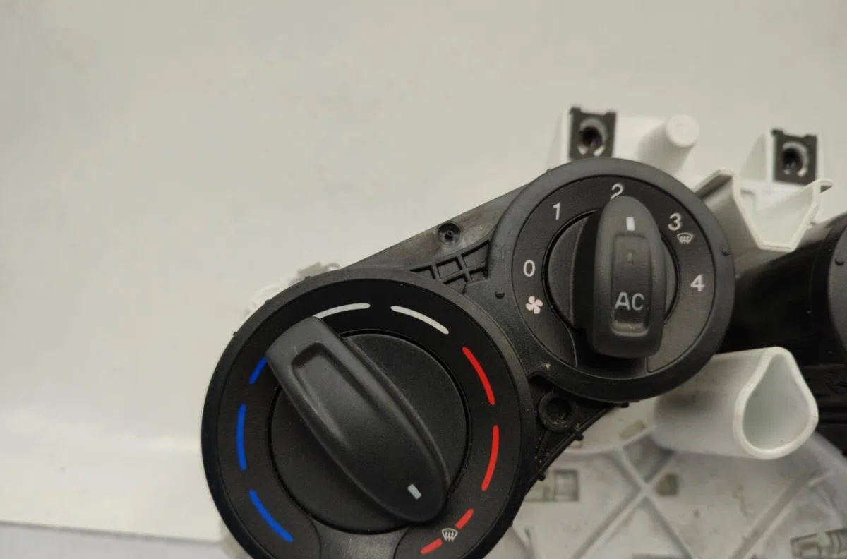 Commande de chauffage FORD KA 2 PHASE 2 occasion — photo 3