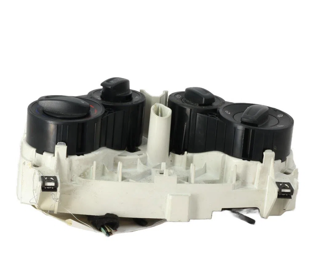 Commande de chauffage Ford KA (RU8) 1.3 tdci (2008-2016) occasion — photo 2