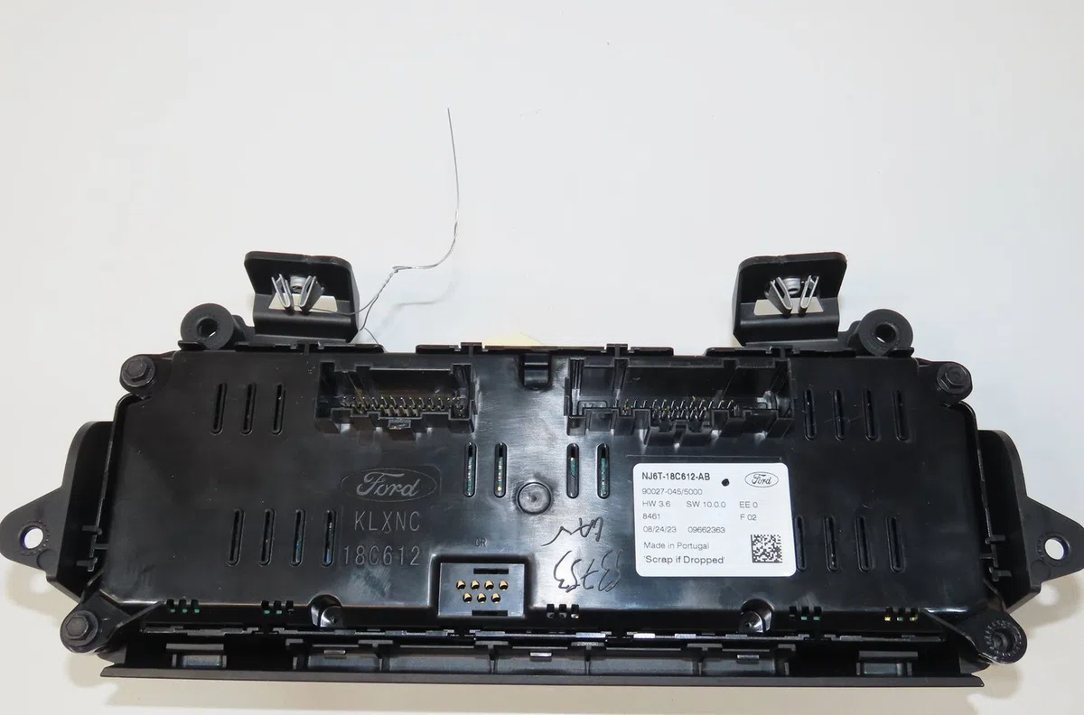 Commande de chauffage Ford KUGA III (DFK) 2.5 hybrid flex (2023) occasion — photo 2