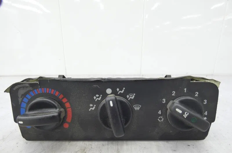Commande de chauffage FORD MONDEO 1 PHASE 1 occasion — photo 3
