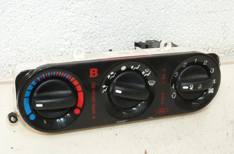 Commande de chauffage FORD MONDEO 1 PHASE 2 BREAK occasion — photo 2