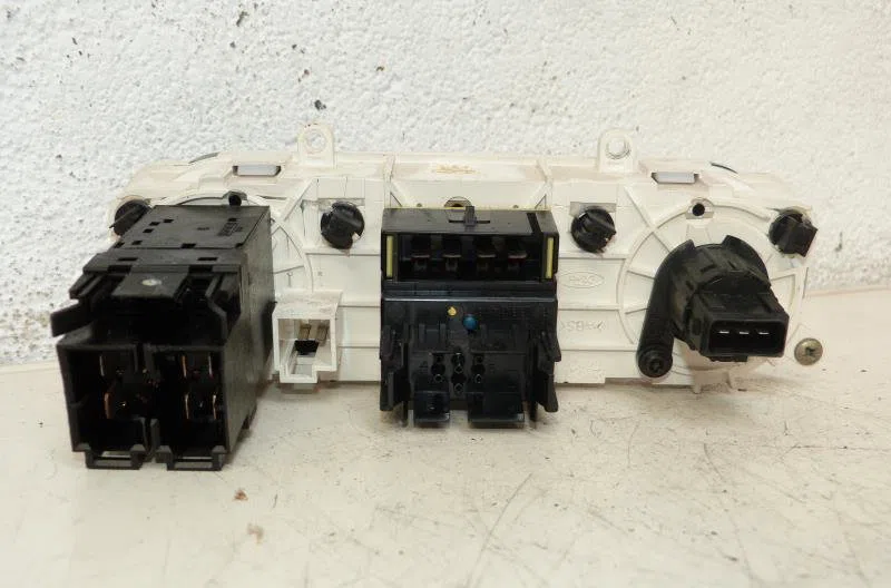 Commande de chauffage FORD MONDEO 1 PHASE 2 BREAK occasion — photo 3
