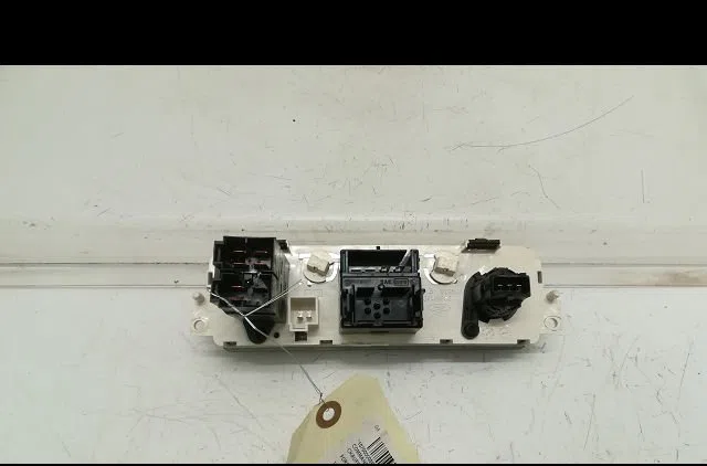 Commande de chauffage Ford MONDEO I (GBP) 1.8 i 16v (1993-1996) occasion — photo 2