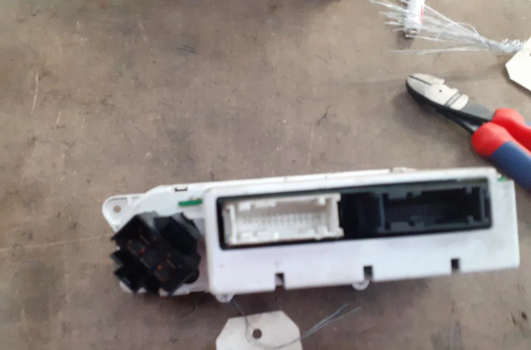 Commande de chauffage Ford MONDEO III (B5Y) 2.0 16v tddi - tdci (2000-2007) 5 portes occasion — photo 2