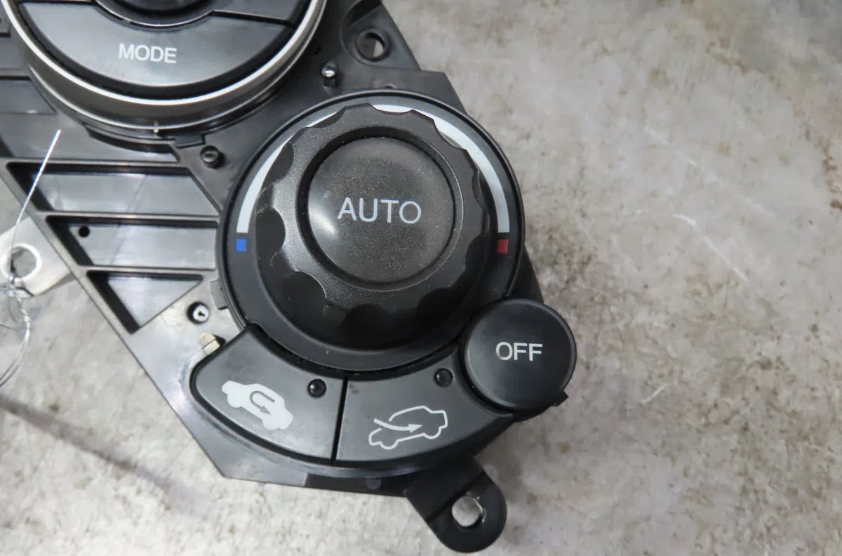 Commande de chauffage Honda CIVIC VIII Hatchback (FN, FK) 2.2 ctdi (fk3) (2005) 5 portes occasion — photo 2