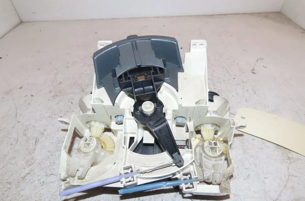 Commande de chauffage Honda JAZZ II (GD_, GE3, GE2) 1.2 i-dsi (gd5, ge2) (2002-2008) 5 portes occasion — photo 2
