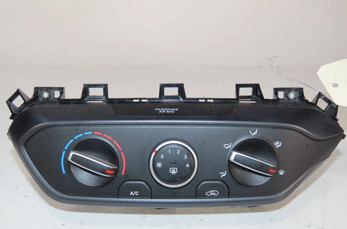 Commande de chauffage Hyundai BAYON (BC3) 1.0 t-gdi 48v-hybrid (2021) 5 portes occasion