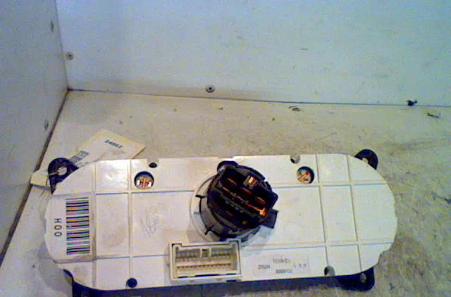 Commande de chauffage HYUNDAI MATRIX 2004 occasion — photo 2