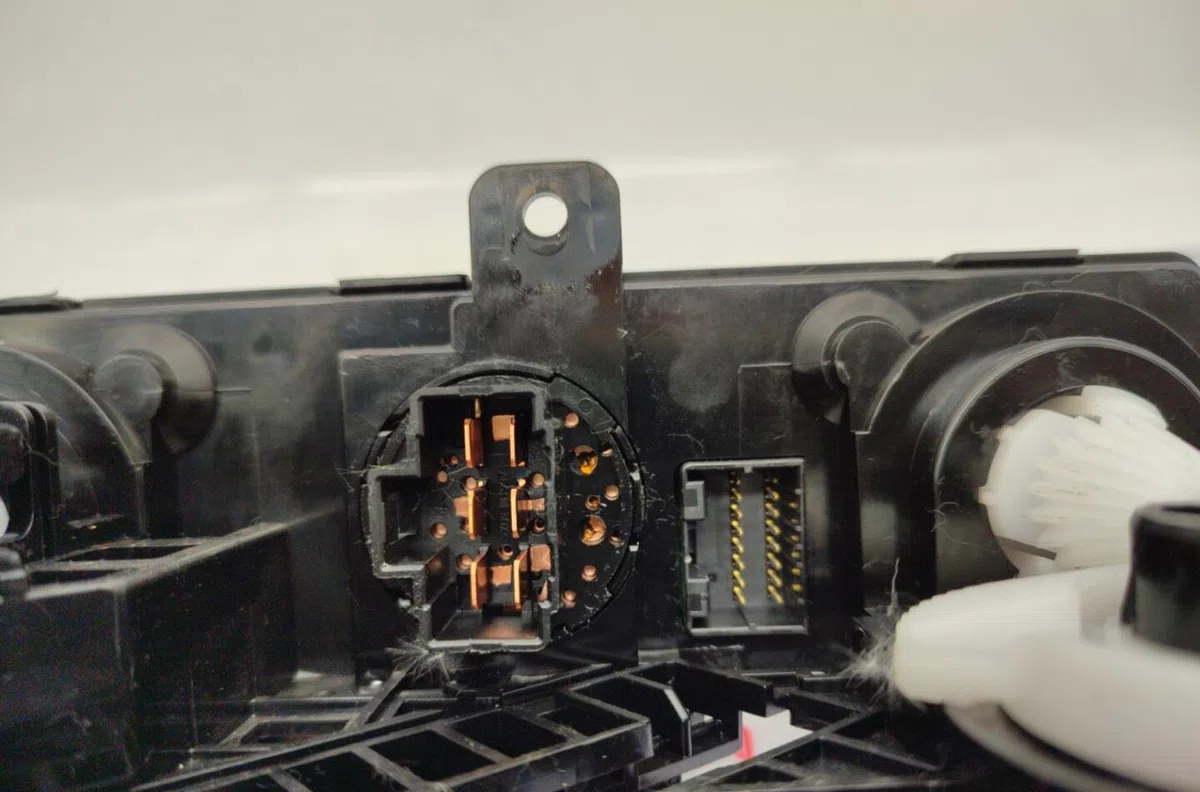 Commande de chauffage KIA PICANTO 2 PHASE 1 occasion — photo 4